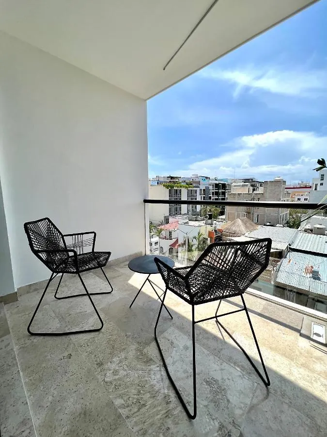 Top Location One Block From 5Th Playa del Carmen Apartment