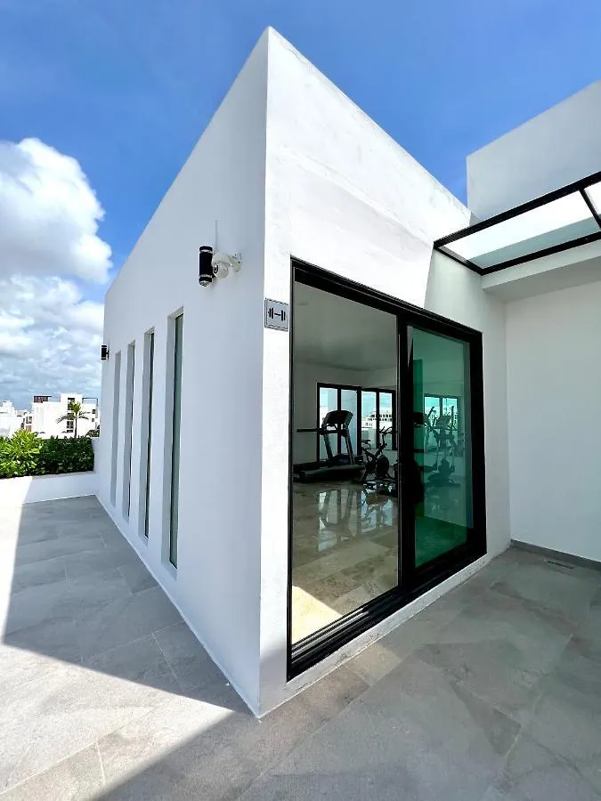 Top Location One Block From 5Th Playa del Carmen
