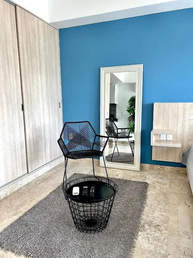 Top Location One Block From 5Th Playa del Carmen Apartment