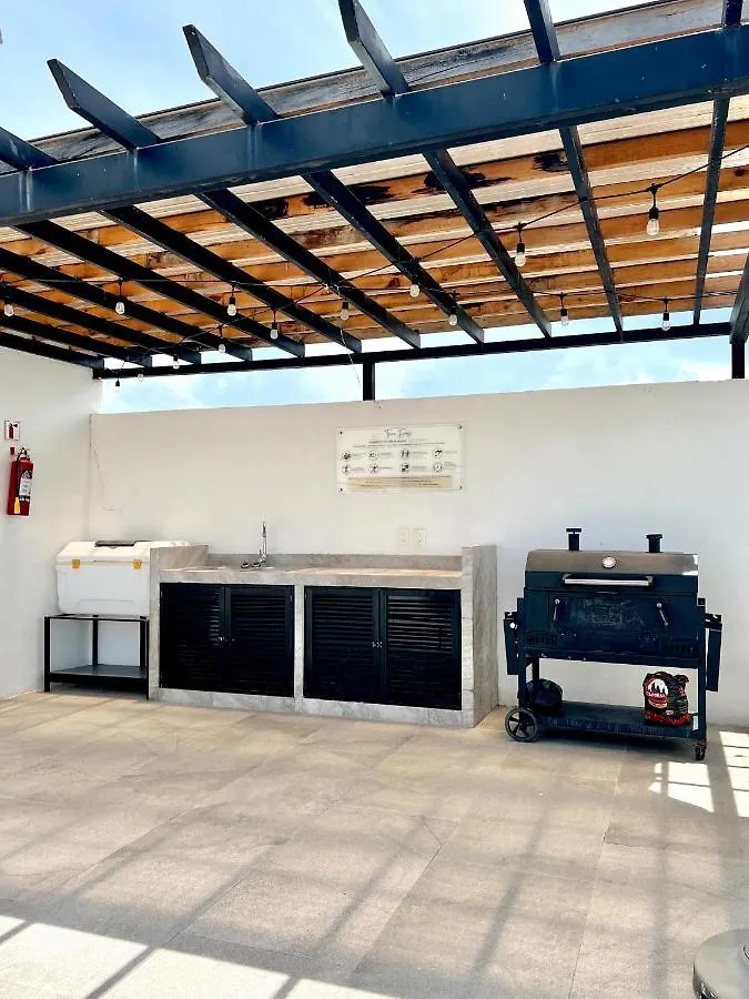 Top Location One Block From 5Th Playa del Carmen Apartmán